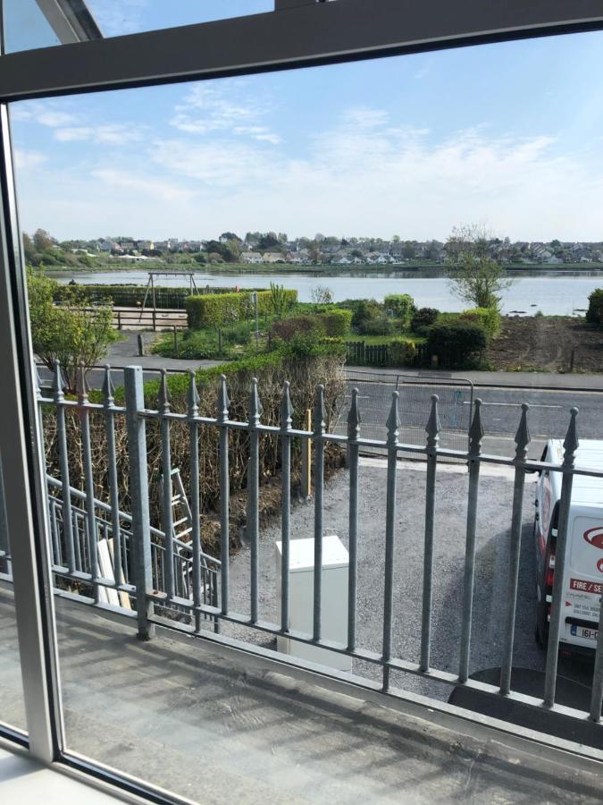 Lake View Galway City Extérieur photo