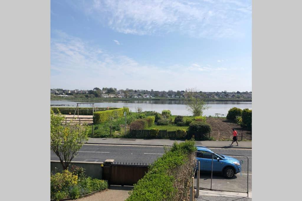 Lake View Galway City Extérieur photo