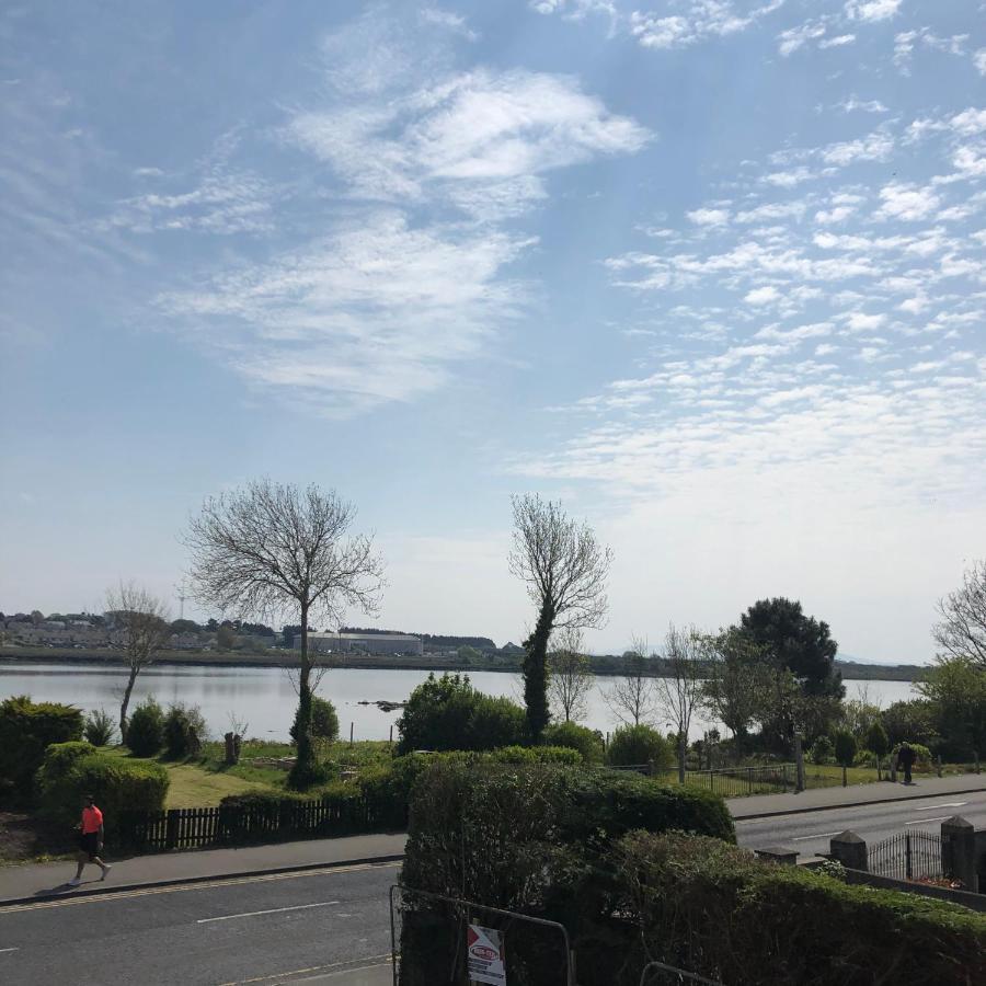 Lake View Galway City Extérieur photo