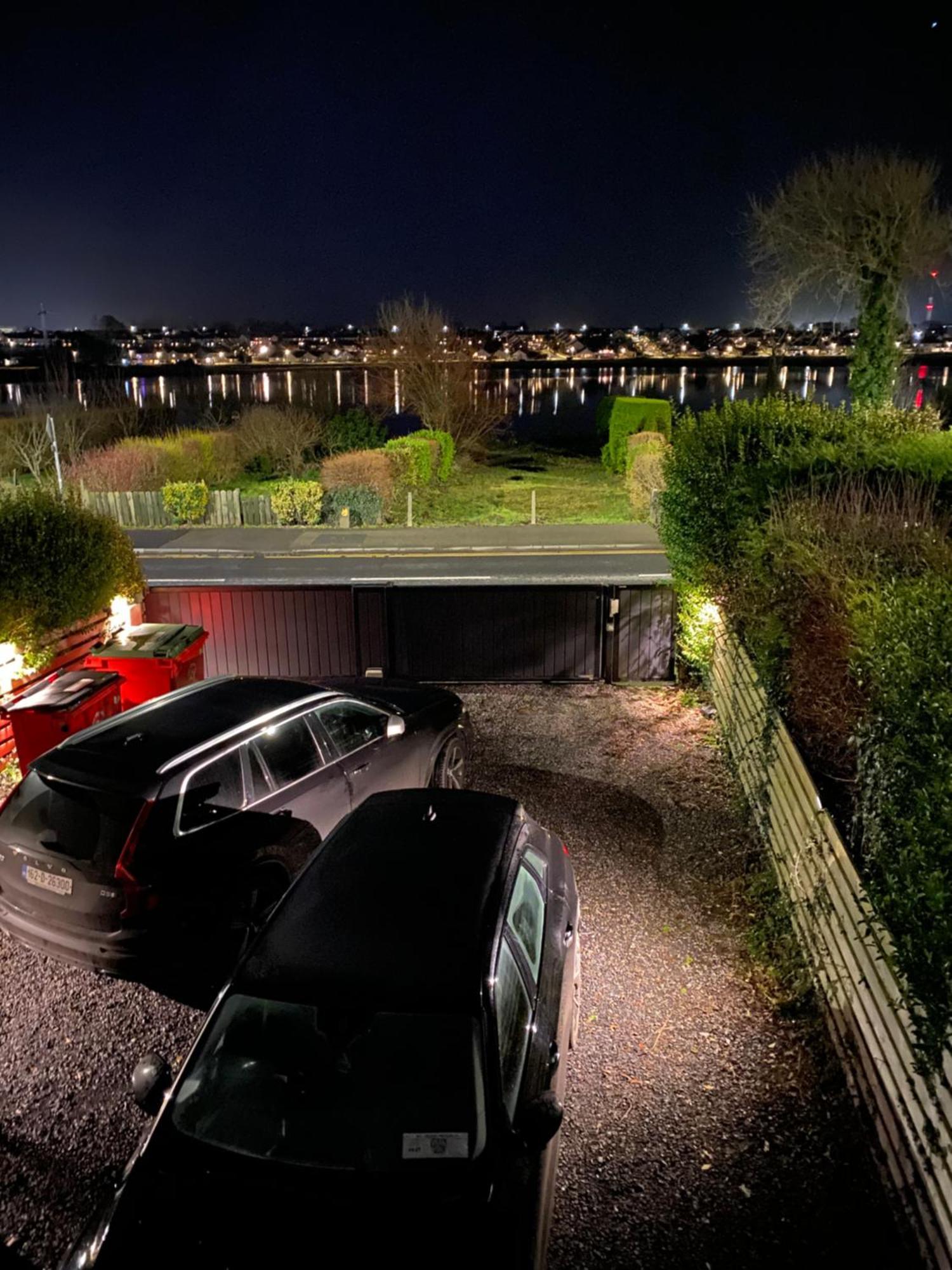 Lake View Galway City Extérieur photo